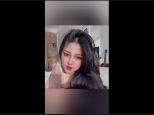 Clip sex chén em hàng sạch Linh Nhi trẻ đẹp